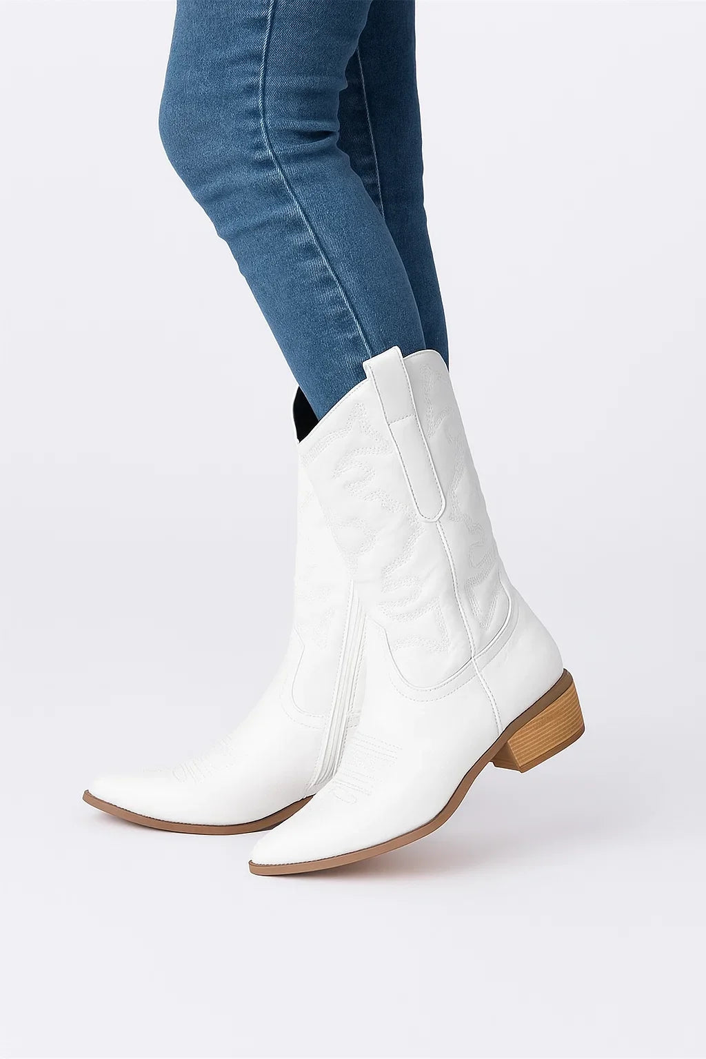 Women's Cowboy Boots Metallic Elegant Western Design High Quality Pointed Toe Comfortable Insole